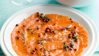 Gemarineerde rauwe zalm met aardappel in de schil in zoutkorst [upl. by Acebber863]