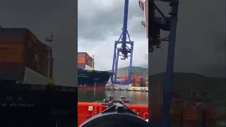 शिप की टक्कर किउ होती है  Pneumatic Fender ships [upl. by Annavaj495]