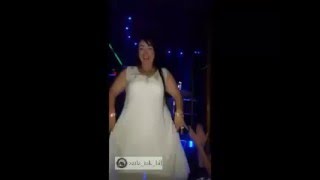 فضيحة الشابة وردة شارلومانتي في أحد الملاهي  chaba warda charlomanti 2016 [upl. by Amahcen370]