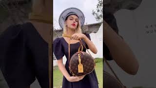 Elegant and charming Boite Chapeau Souple handbag [upl. by Ekram780]