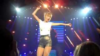 Closer  Taylor Swift with Tegan and Sara  Red Tour  August 20 2013 [upl. by Lsil]