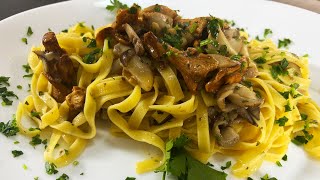 Tagliatelle ai funghi  primo veloce  con finferli e cardoncelli [upl. by Assyle]