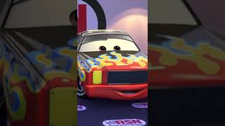 Relâmpago McQueen Ajuda O Rei  Carros Pixar [upl. by Shepley635]