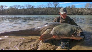 SILURO GIGANTE 248M SPINNING DESDE PATO Float Tube [upl. by Anav]