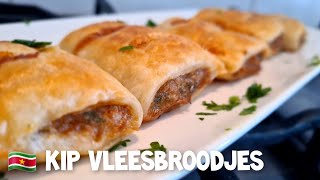 🇸🇷 Kip vleesbroodjes recept kipbroodjesSurinamese chicken meat bread [upl. by Kellia]