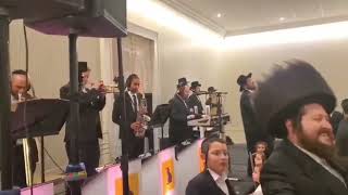 Avrumi Berko 🎹 Suscher Guttman 🎤 Shira Choir [upl. by Attenyl]