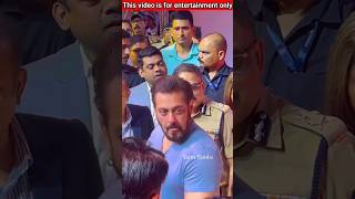 सलमान खान ने गरीब बच्चों को दिया 10 लख रुपए  Salman Khan shortvideo salmankhan [upl. by Aisile77]