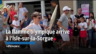 La flamme olympique traverse lIslesurlaSorgue sous les applaudissements [upl. by Grimaldi545]