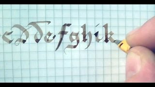 Calligraphie Latine  Gothique bâtarde du 14ème siècle [upl. by Rdnaskela633]