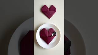 DIY Cœur en Serviette  La Recette pour une Table qui Fait Chavirer les Cœurs 💞🍷 [upl. by Ynos645]