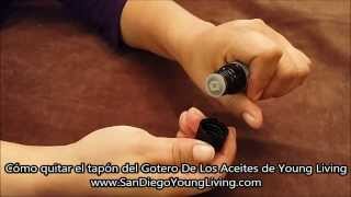 Cómo quitar el tapón del Gotero De Los Aceites Esenciales de Young Living [upl. by Clarkson]