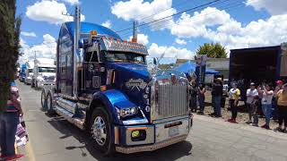 Kenworth T680 vs kenworth T800 en arrancones de trailer Singuilucan 2022 carreras trokeros [upl. by Placia748]