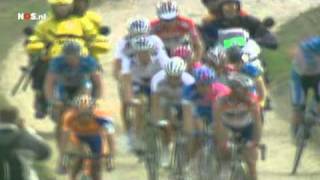 Cycling Paris  Roubaix 2006 George Hincapie crashes [upl. by Buxton]