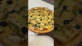 Momos toh nahi tha esmai but pizaa gazab ka tha pizzalover cheesepizza foodie delhistreetfood [upl. by Intruok]