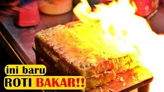 Roti Bakar Bandung  Aslina mah Sebbeh Nyoss  Murah Enak Topping Banyakk [upl. by Anjanette]