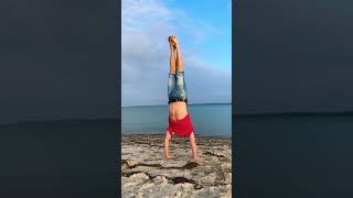 Handstand Balance Yoga Balance Martial Arts Training Ostsee Handstanding tutorial für anfänger [upl. by Yekram45]