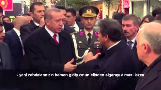 Tayyip Erdoğan Cumhurbaşkanı söylüyor Terbiyesiz herif hala sigara içmeye devam edi [upl. by Akemed495]