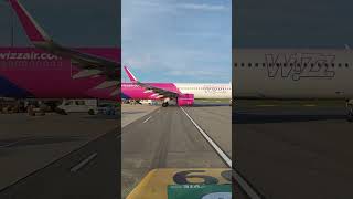 Wizz Air roll through [upl. by Suhpesoj]