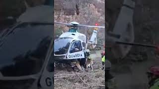 Momento doloroso en el que se recupera el cadáver de una persona desaparecida en Letúr Albacete [upl. by Monti]