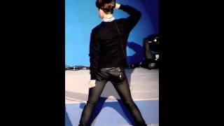 141006 SHINee Sherlock ONEW fancam [upl. by Nnyltiac]