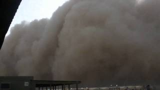 powerful sand storm kuwait 2011 [upl. by Atidnan]