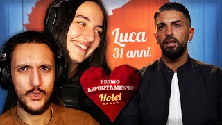 PRIMO APPUNTAMENTO HOTEL E ESTREMO con tottareaction [upl. by Qulllon]