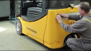 In Fast Motion Refurbishment of Used Fork Lift Trucks by Jungheinrich [upl. by Ozne642]