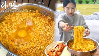 Real Mukbang Outdoor ramen is the BEST ☆ Koreanstyle Ramen Kimchi [upl. by Nueovas]