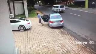 Porsche driver outwits armed hijackers in Johannesburg [upl. by Leon572]