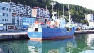 Bay of Biscay ONDARROA Puerto y flota pesquera Port and fishing boats [upl. by Jarrell]