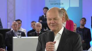 quotNICHT jeder WITZ ist GUTquot OLAF SCHOLZ SPD spd bundeskanzler im Bürgerdialog schwerin [upl. by Horsey]