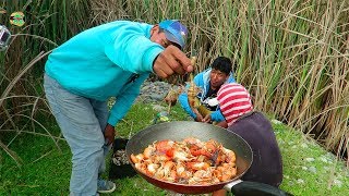 Pescando Camarones con Atarraya en Río  Pesca y Cocina al Aire Libre [upl. by Materi]