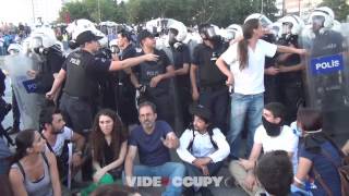 Taksim Meydanında polis müdahalesi  Police intervention at the Taksim Square 22062013 [upl. by Berri371]