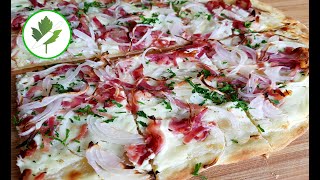 Leckeren Flammkuchen einfach selber machen  ohne Hefe [upl. by Dielle516]