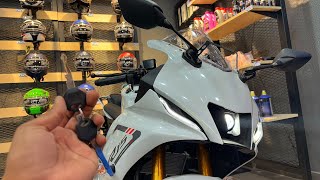 All New 2025 Yamaha R15 v4 Detailed Review Newly Added Features Exhaust Sound amp On Road Price [upl. by Cindee]