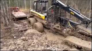 Финская лесная машина PONSSE утонула в русской грязи  PONSSE machine drowned in mud Russian [upl. by Adnesor45]