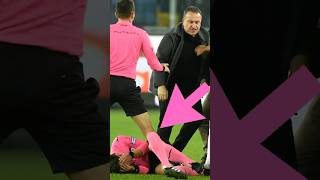 Pep Clotetmanager of Triestina assaults his own player for getting sent off🔥shorts football [upl. by Carrillo]