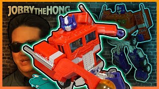 A little overrated Missing Link OPTIMUS PRIME Transformers Review [upl. by Nodnas]