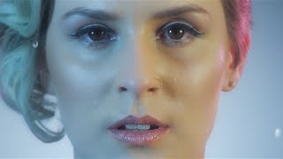 ♫ Probably ♫  Luiza Caspary Videoclipe com Audiodescrição [upl. by Oalsecnew]