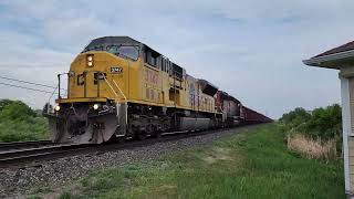 BIG MAC  ExUP SD90MAC amp CP SD402 on Westbound Ballast Train 6423 [upl. by Erot]