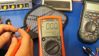 Measuring High Voltage Electronic Fly Swatter with a DVM [upl. by Stedt]