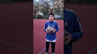 Pokazuję ruletę Zinedina Zidana football footballskills song maradona soccer sports mecz [upl. by Aelak]