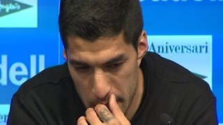 Luis Suárez se emociona con una niña con PKU [upl. by Ehttam]