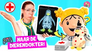 DE ZOETE ZUSJES LEREN DIEREN BETER MAKEN bij DE DOKTER Een Pinguin Met Stippen ❤️DeZoeteZusjes❤️ [upl. by Lorola]