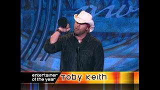 Toby Keith Wins Entertainer Of The Year  ACM Awards 2004 [upl. by Sileas421]