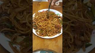 Veg chowmin l chinese veg chowmin l shortsstreet food [upl. by Aretak151]