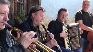 Ansambel Zupan beim Bergdoktorhaus in Söll  Tirol  UNPLUGED [upl. by Avron762]