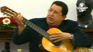 Chávez presume guitarra que le regaló Vicente Fernández [upl. by Dickman]