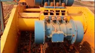 Dewatering Vibrating Screen [upl. by Sidnak]