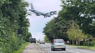 B52 landing at RAF FAIRFORD [upl. by Bauer]